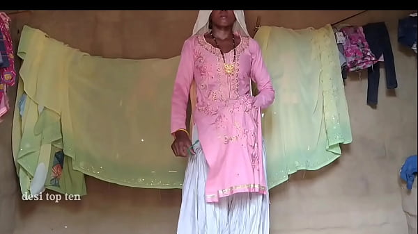 Setelah Jilati Burung Keras Istri Seksi, Kontol Gede Ngentot Memek Desi, Video Seks Hot Desi Hindi.