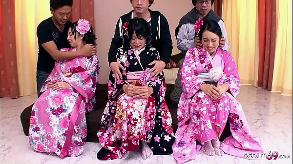 Pesta Seks Langka Jepang: Tiga Abg Jav Imut Dengan Bulu Vagina Yang Basah