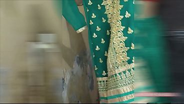 Tonton Video Mandi Cewek India Desi Hot Bergaya Seksi