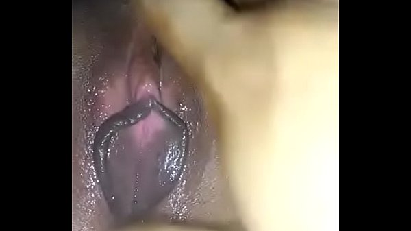 Cewek India Lagi Onani Sambil Ngelihatin Kontol Gede.