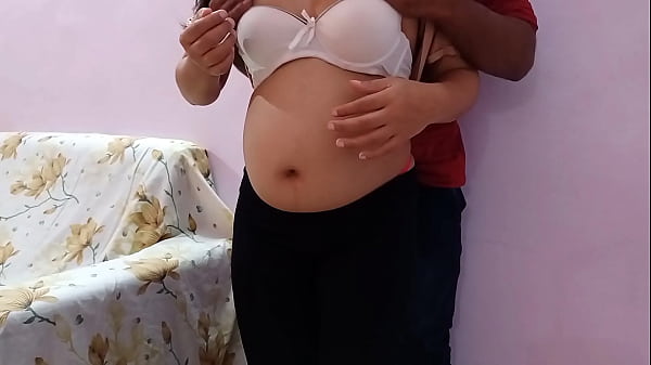 गर्भवती भाभी को फेसबुक पर फंसाकर घर घुस के जोरदार चोदा – सीधी गंदी हिंदी में