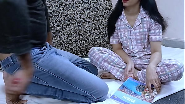 Mosi Ki Ladki Ko Nangaa Karke Chod Diya, Family Sex Ka Mazaa.